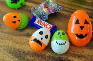 Easter-eggs-for-halloween-decorations-2