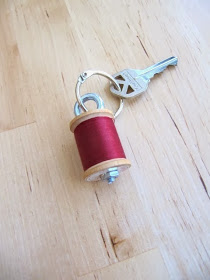 spool-of-thread-key-chain_3612